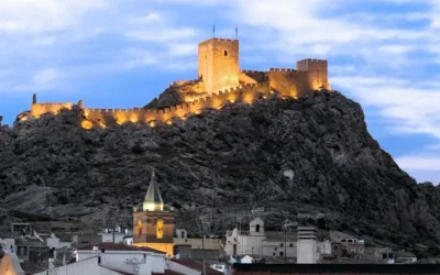 Benito presenta una Iluminación Revolucionaria en el Castillo de Sax